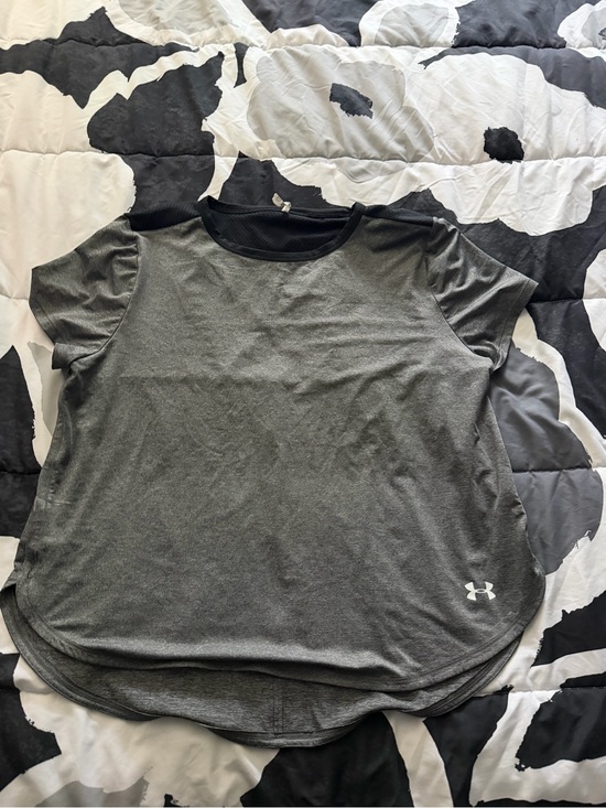 Under Armour Tops - Under Armour Women’s Short Sleeve Performance Tee - Dark Gray